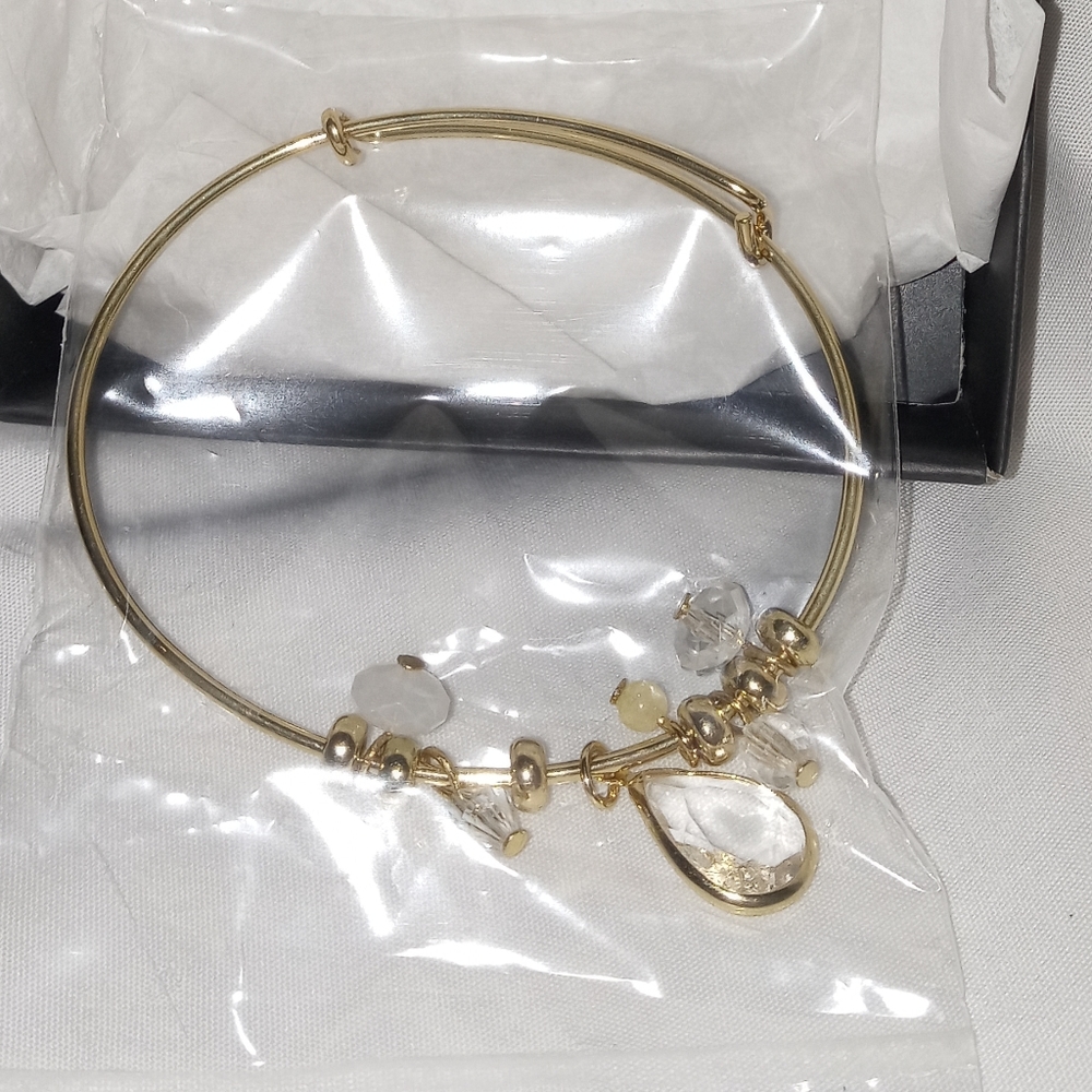 AVON Precious Charms birthstone bracelet APRIL